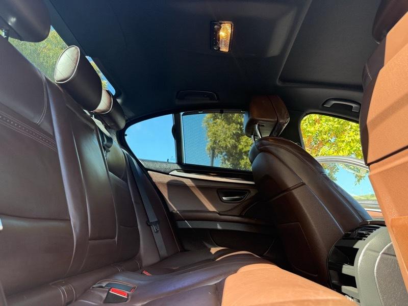 BMW 5-Series 550i 2015