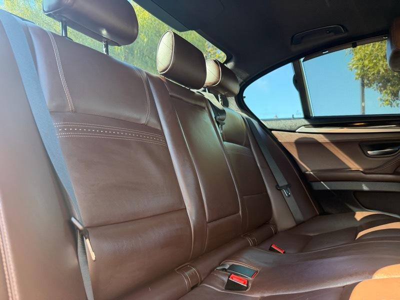 BMW 5-Series 550i 2015