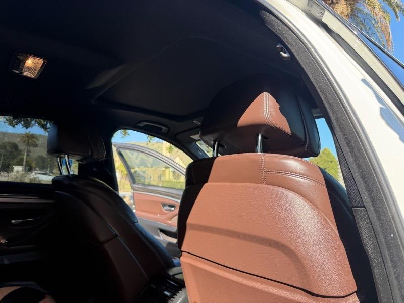 BMW 5-Series 550i 2015