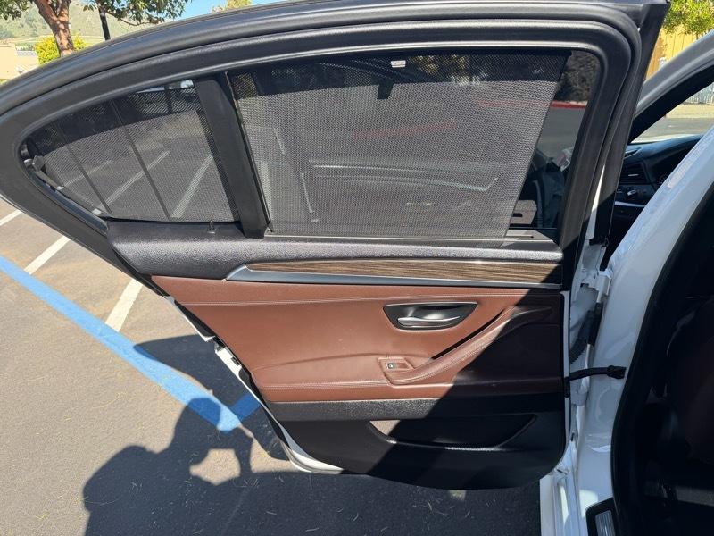 BMW 5-Series 550i 2015