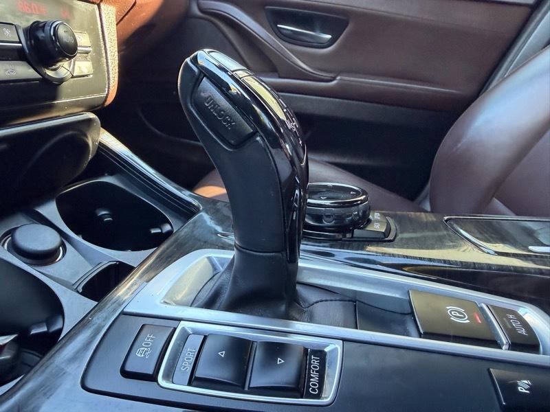 BMW 5-Series 550i 2015