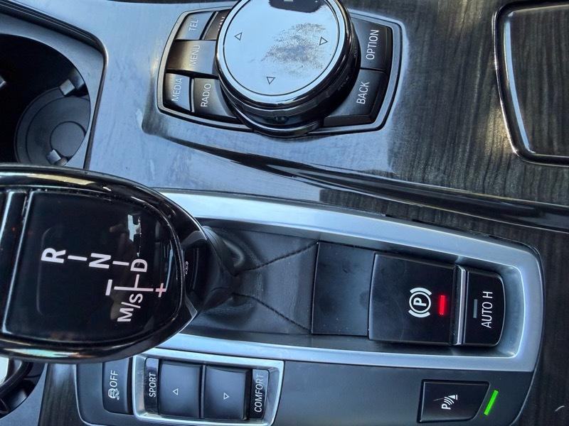 BMW 5-Series 550i 2015