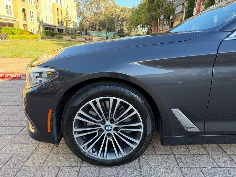 BMW 5-Series 530i 2017