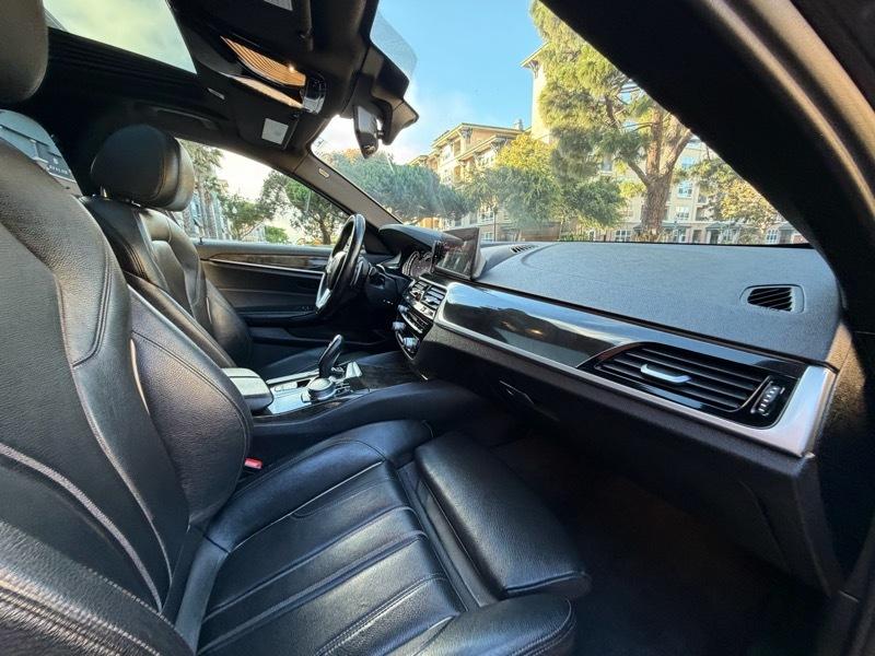 BMW 5-Series 530i 2017