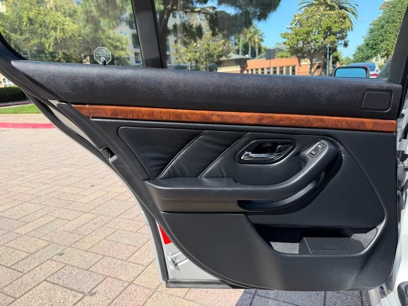 BMW 5-Series 540i 1999