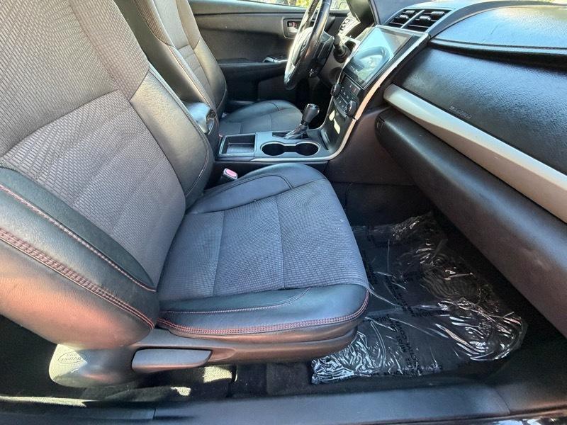 Toyota Camry SE 2017