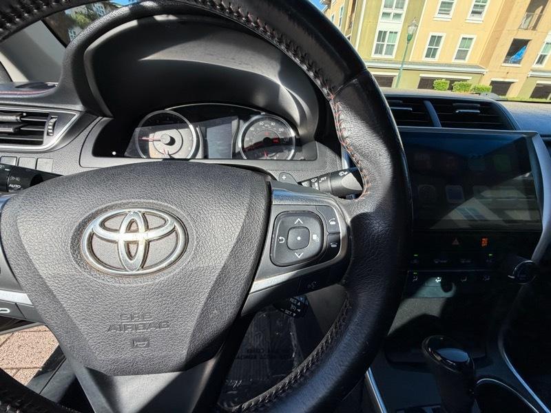 Toyota Camry SE 2017