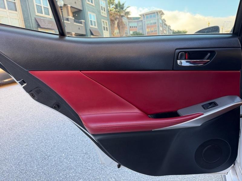 Lexus IS 250 RWD 2015