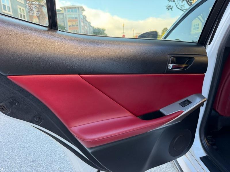 Lexus IS 250 RWD 2015