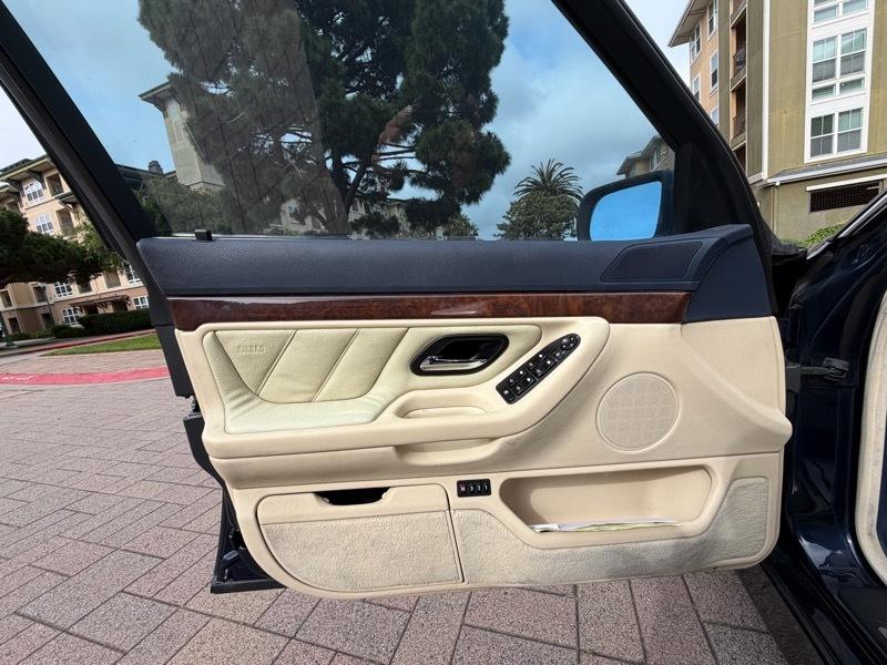 BMW 7-Series 740iL 2001