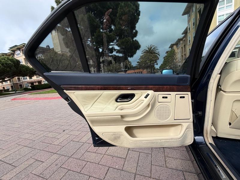 BMW 7-Series 740iL 2001