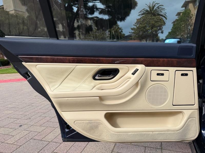 BMW 7-Series 740iL 2001