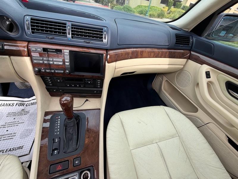 BMW 7-Series 740iL 2001