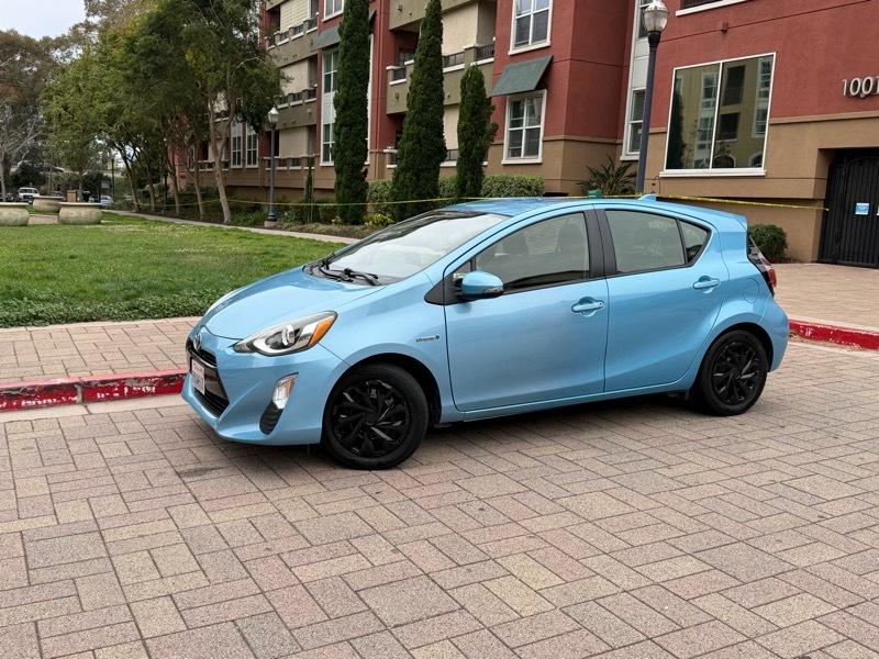 Toyota Prius c Two 2016