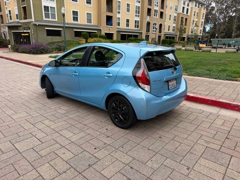 Toyota Prius c Two 2016