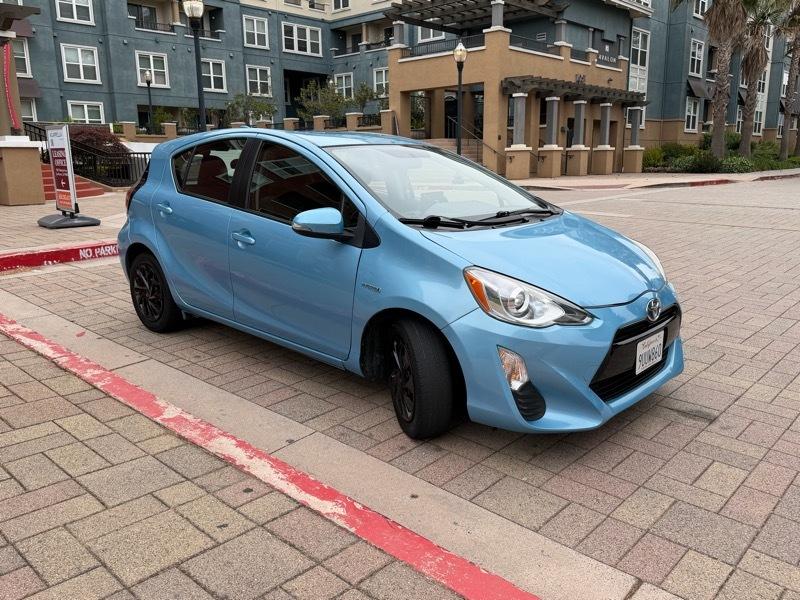 Toyota Prius c Two 2016