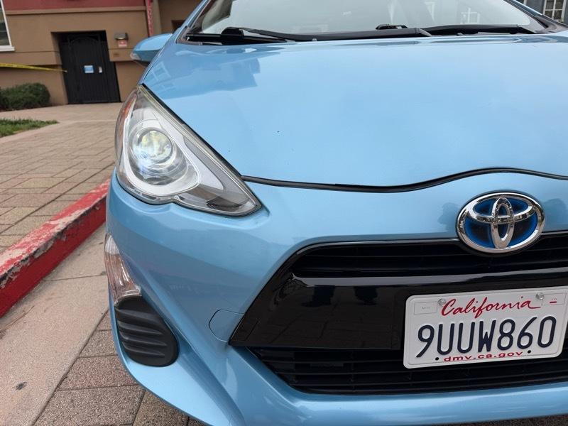 Toyota Prius c Two 2016