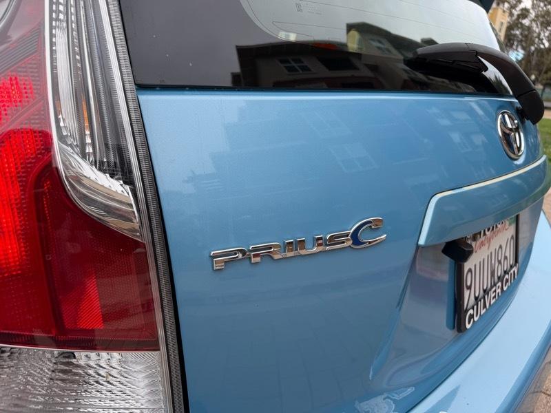 Toyota Prius c Two 2016