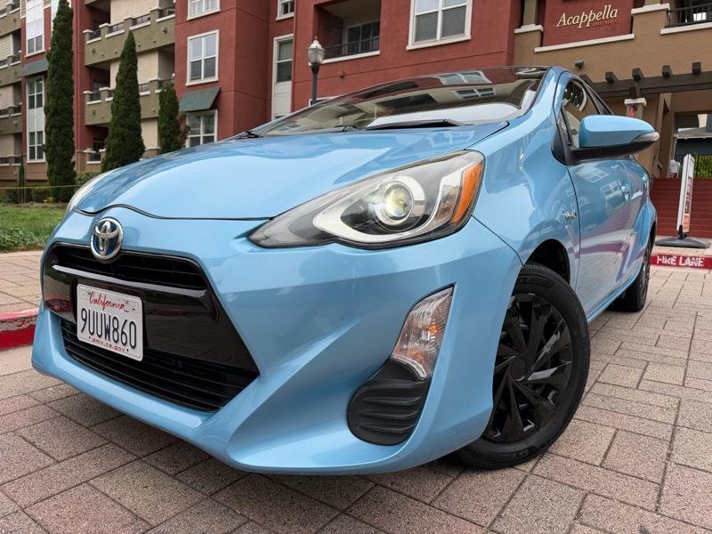 Toyota Prius c Two 2016