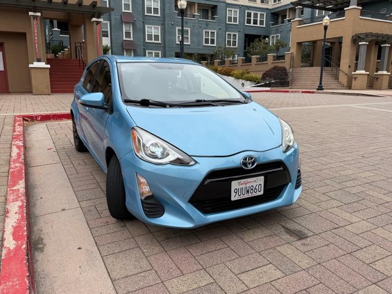 Toyota Prius c Two 2016