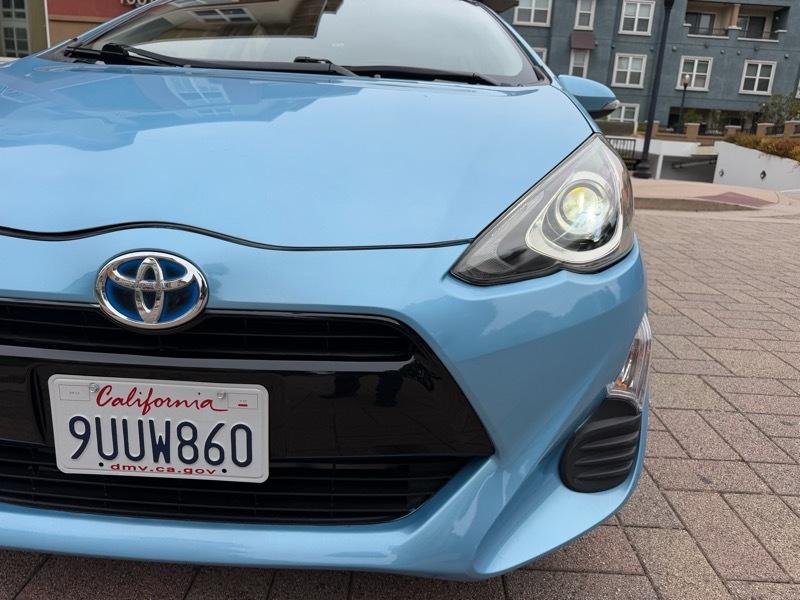 Toyota Prius c Two 2016