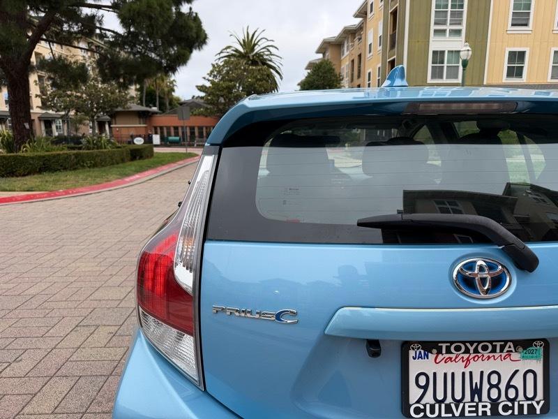 Toyota Prius c Two 2016
