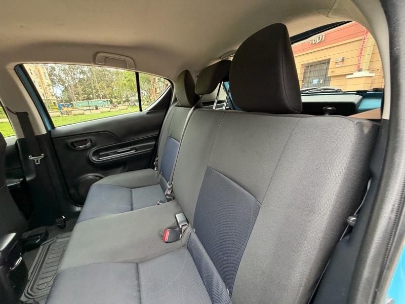 Toyota Prius c Two 2016