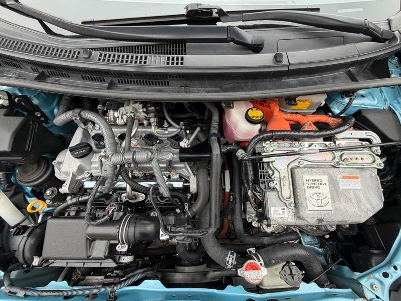 Toyota Prius c Two 2016