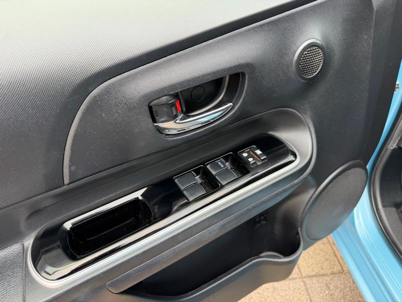 Toyota Prius c Two 2016
