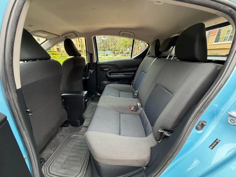 Toyota Prius c Two 2016