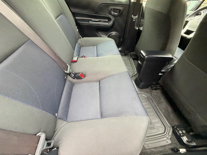 Toyota Prius c Two 2016