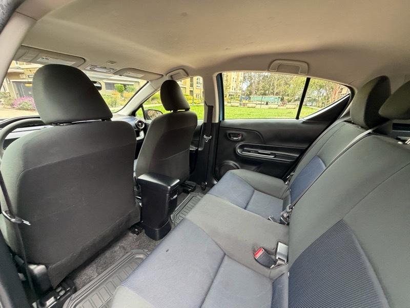 Toyota Prius c Two 2016