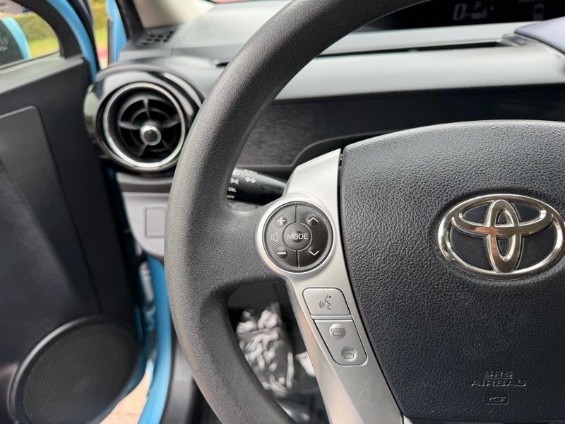 Toyota Prius c Two 2016