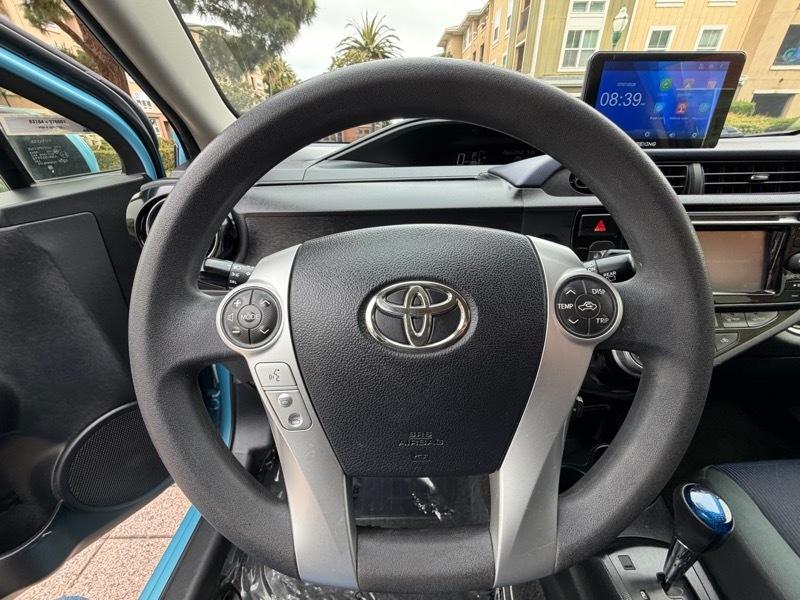 Toyota Prius c Two 2016