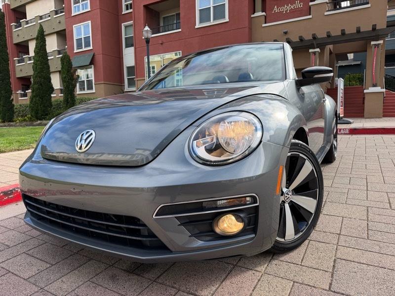 Volkswagen Beetle 2.0T Turbo Convertible 2013