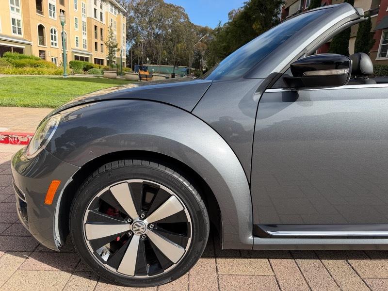 Volkswagen Beetle 2.0T Turbo Convertible 2013