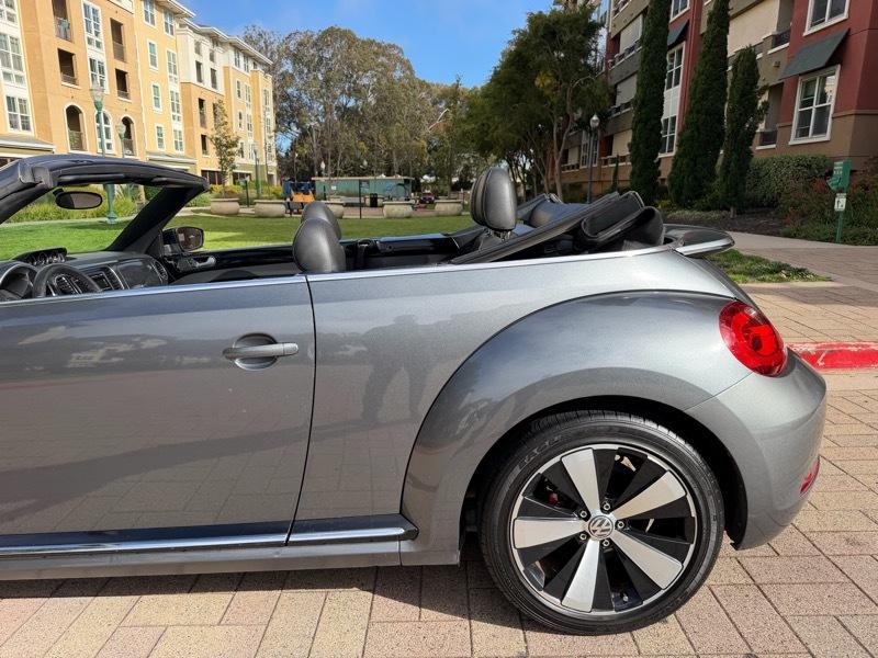 Volkswagen Beetle 2.0T Turbo Convertible 2013
