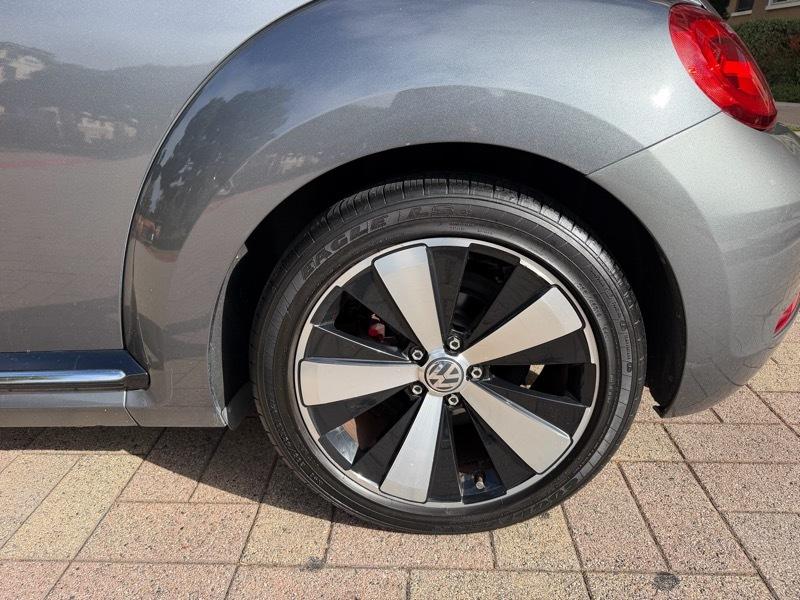 Volkswagen Beetle 2.0T Turbo Convertible 2013