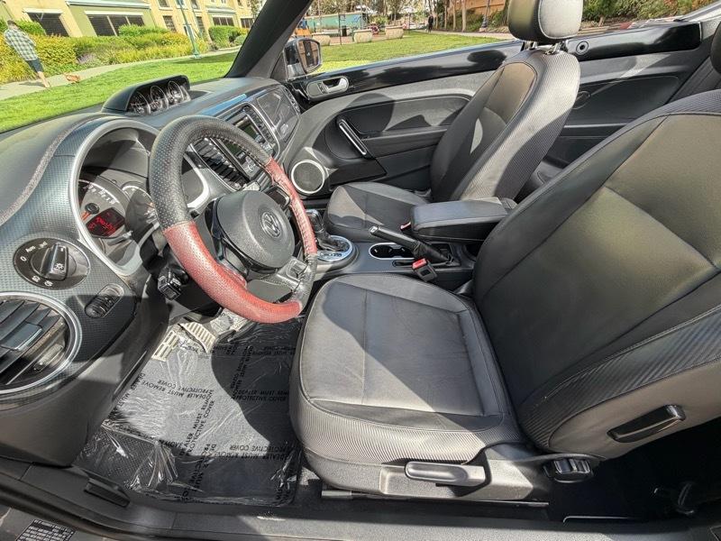 Volkswagen Beetle 2.0T Turbo Convertible 2013