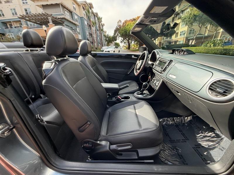 Volkswagen Beetle 2.0T Turbo Convertible 2013