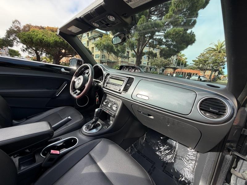 Volkswagen Beetle 2.0T Turbo Convertible 2013