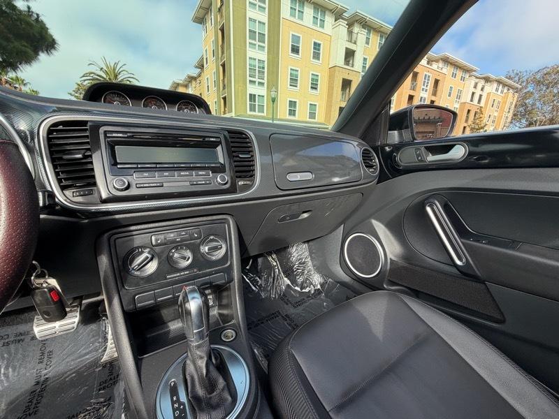 Volkswagen Beetle 2.0T Turbo Convertible 2013