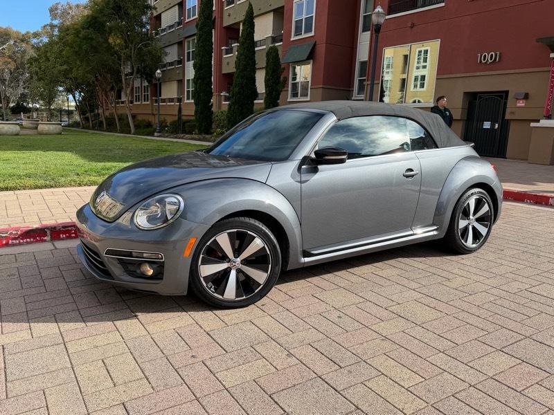Volkswagen Beetle 2.0T Turbo Convertible 2013