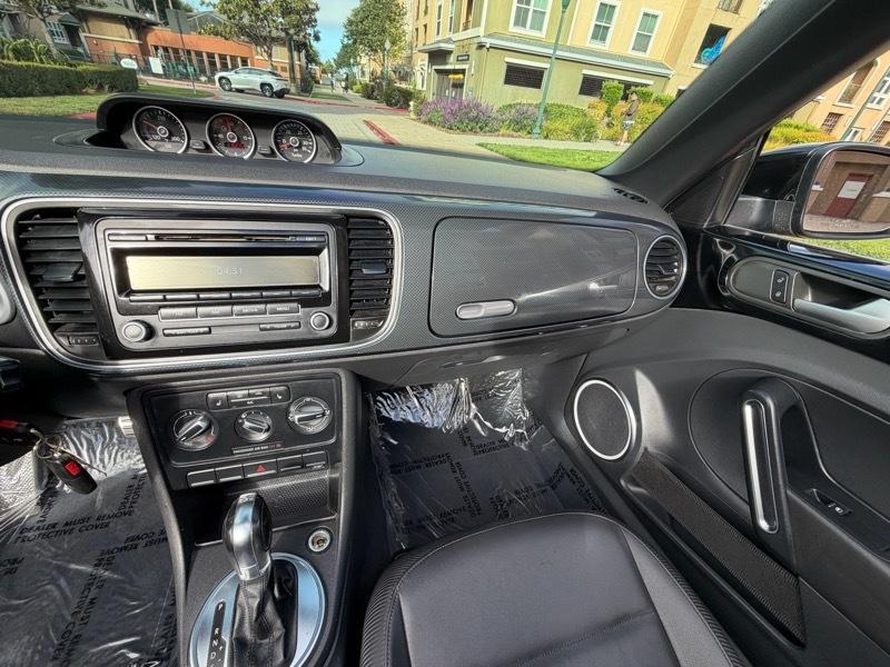 Volkswagen Beetle 2.0T Turbo Convertible 2013