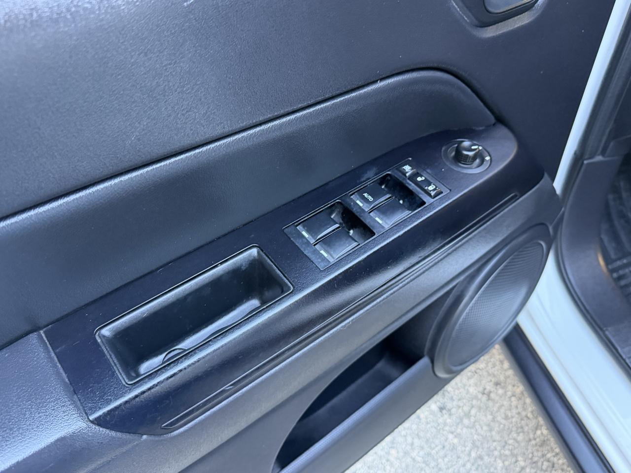 Jeep Patriot Sport 2WD 2014
