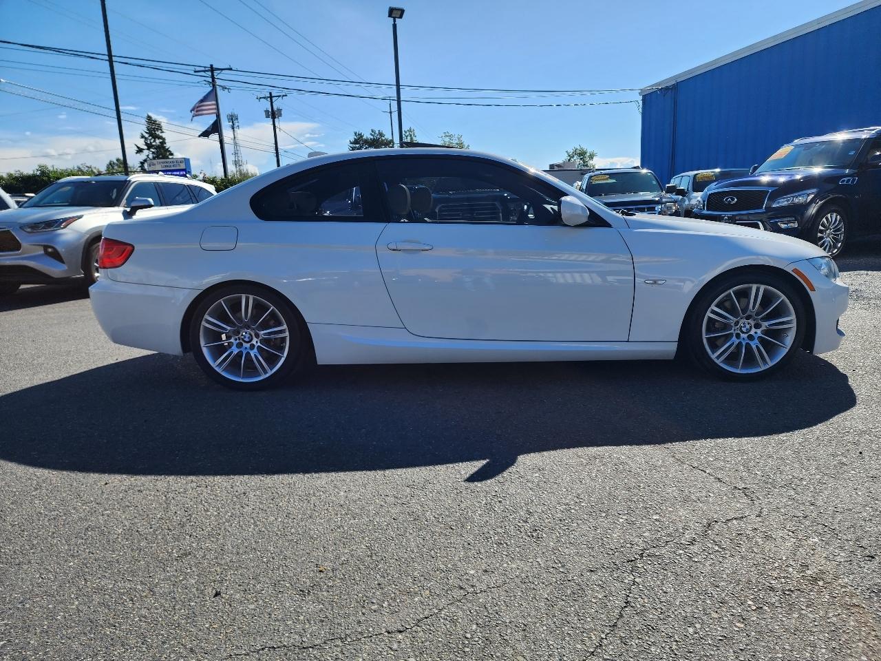 BMW 3 Series 328i Coupe 2011