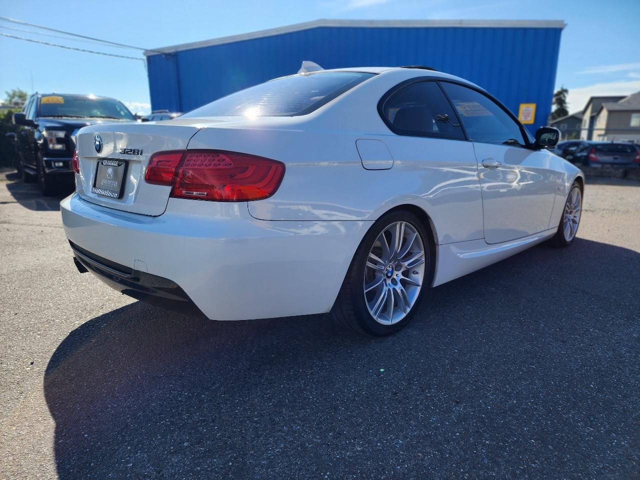 BMW 3 Series 328i Coupe 2011
