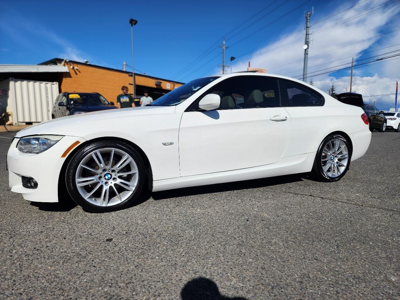 BMW 3 Series 328i Coupe 2011