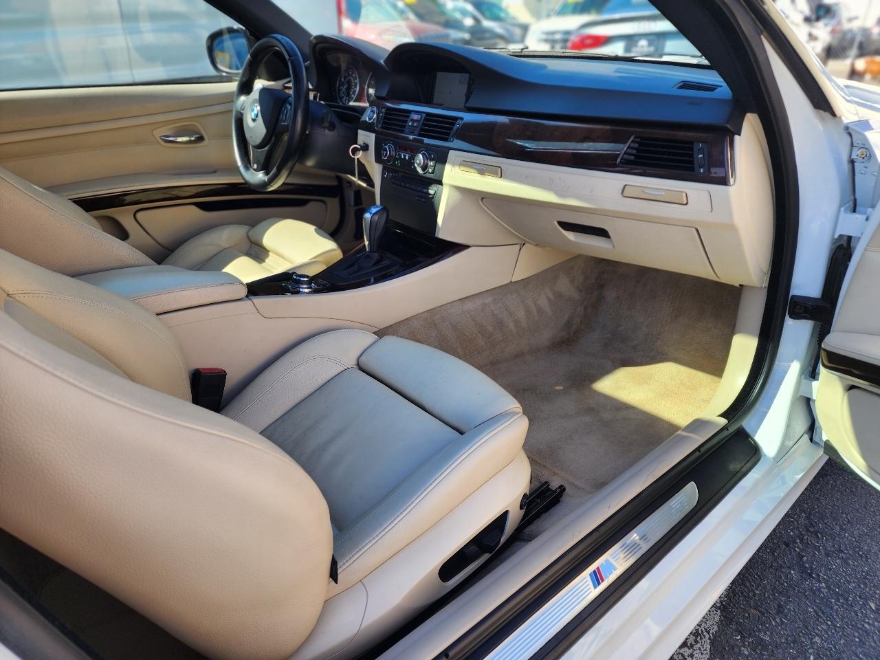 BMW 3 Series 328i Coupe 2011