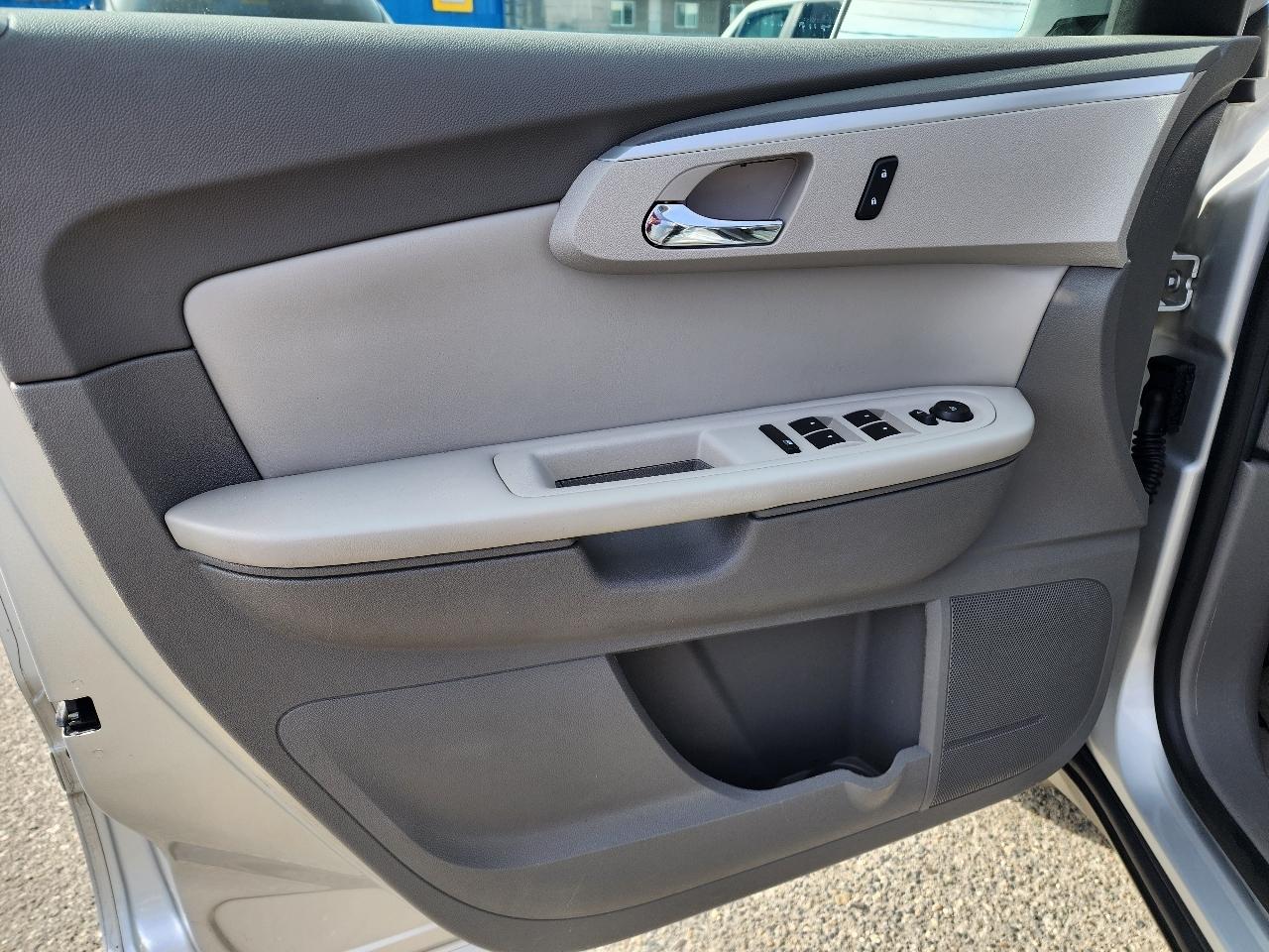 Chevrolet Traverse LT AWD 2012